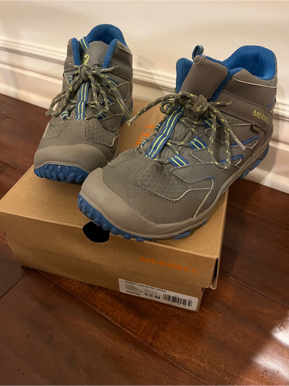 Boys Merrell’s boots size 4.5
